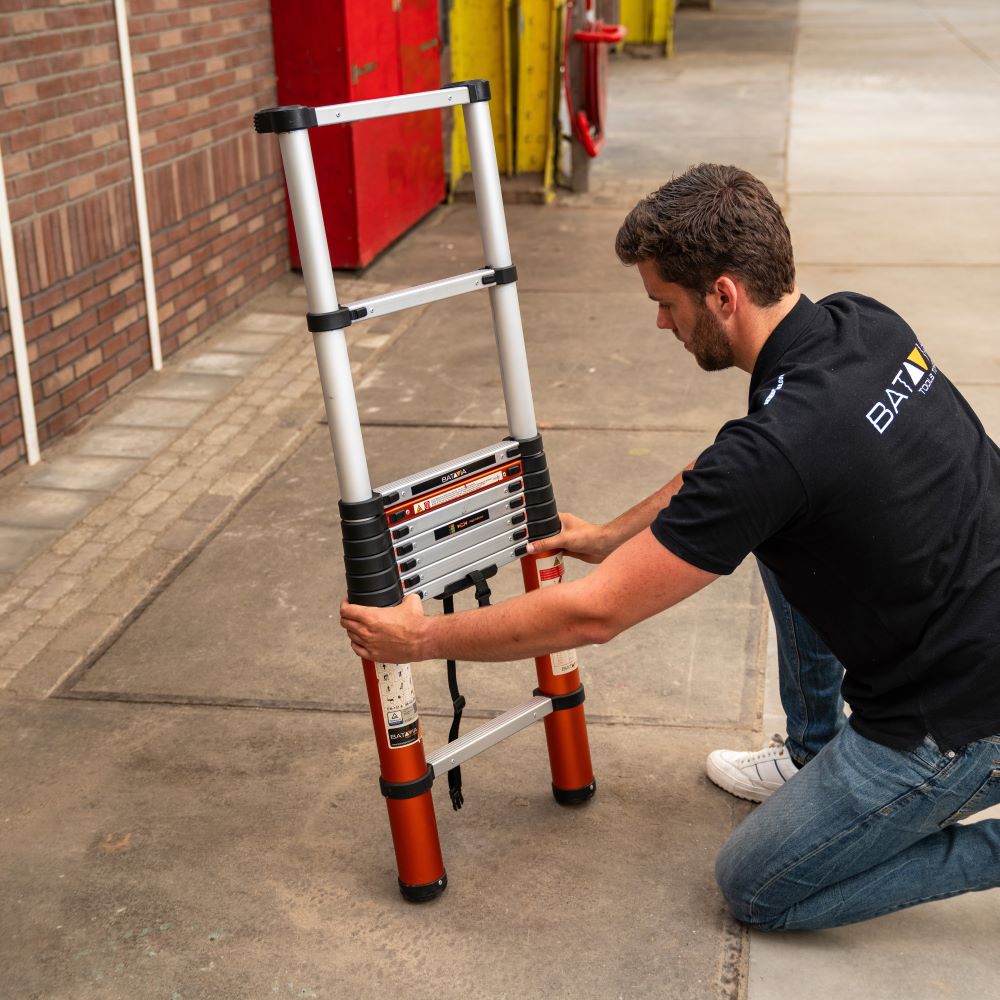 Telescopic ladder 2.93M